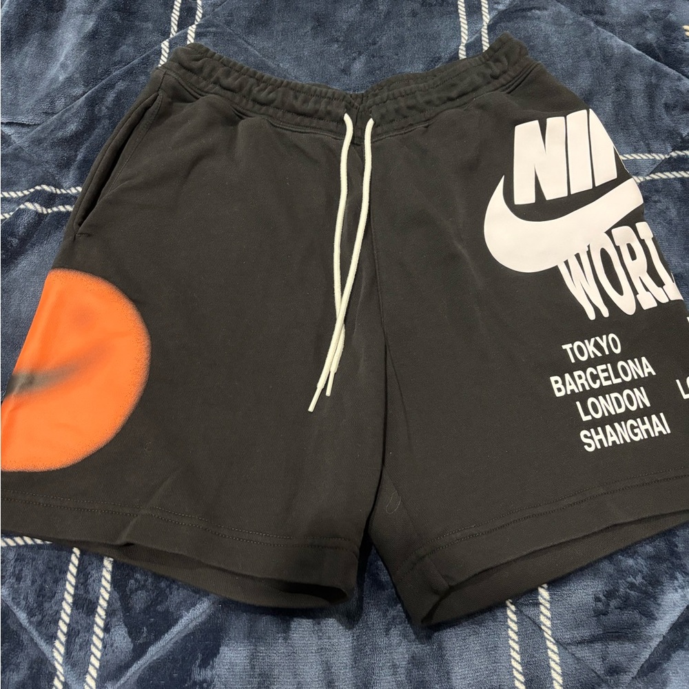 EUC men’s Nike shorts